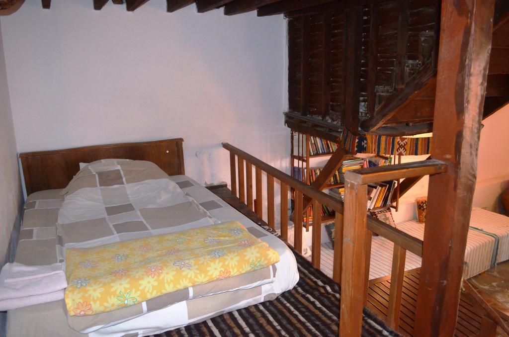 Taksiyarhis Pension Ayvalı Szoba fotó